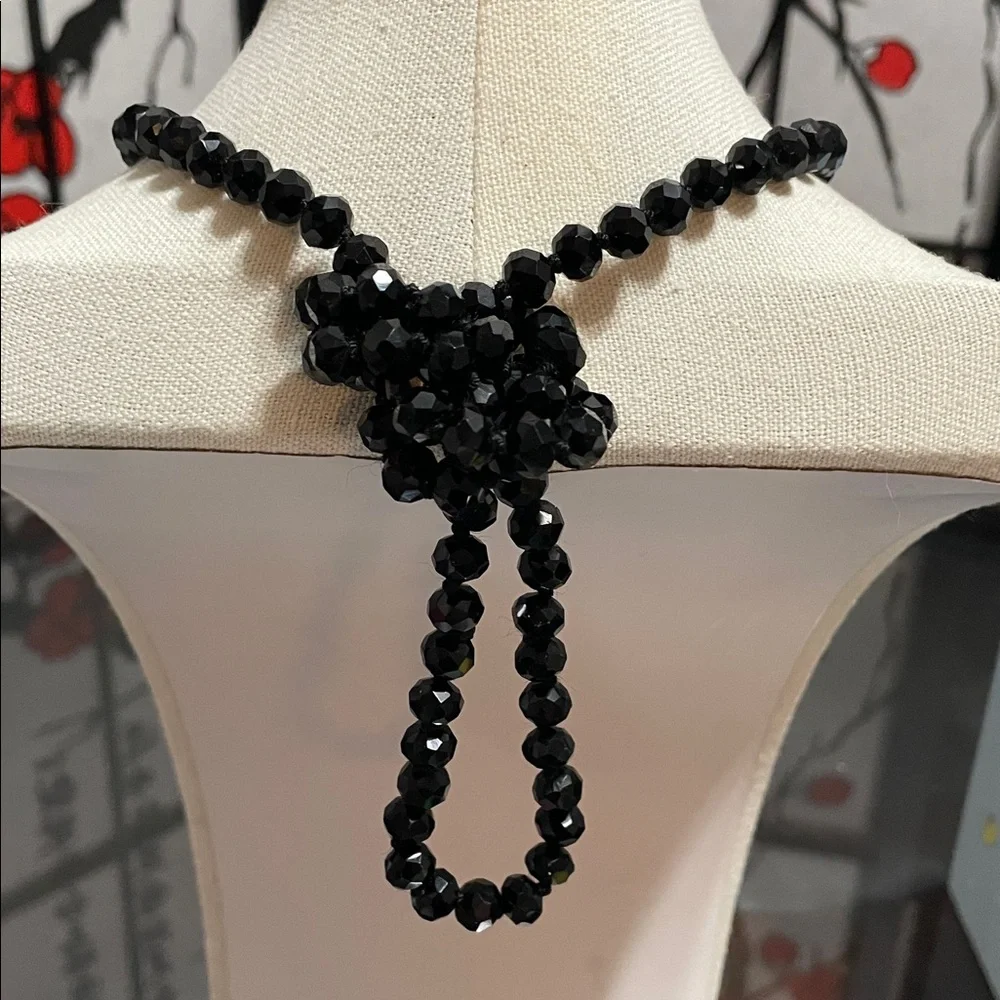Elegant Vintage Black Beaded Pendant Necklace